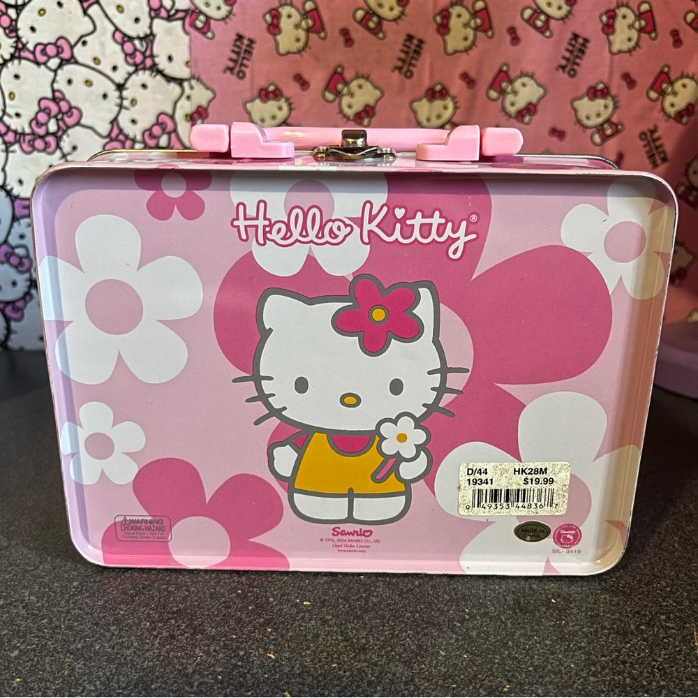 Hello Kitty Tin Box - Picture 2 of 9